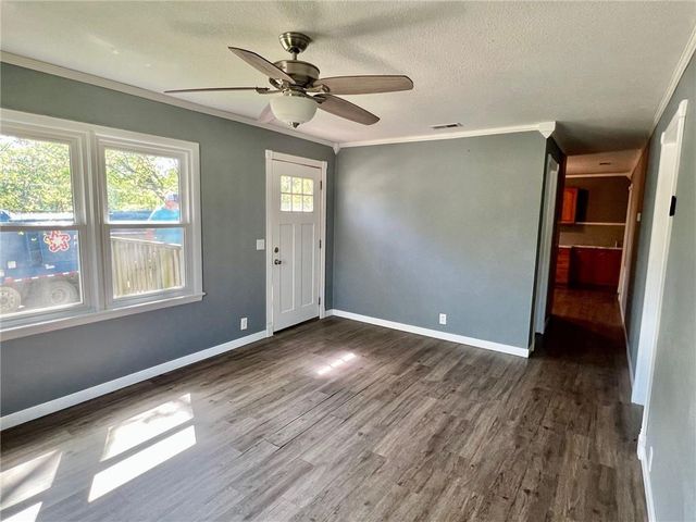 101 S 9th Terrace, Odessa, MO 64076