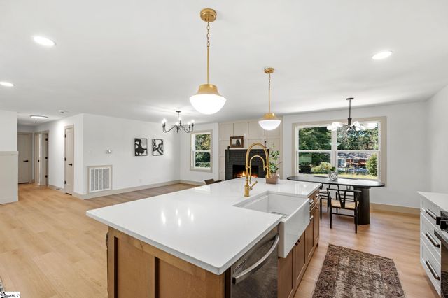 207 Oakmont Drive, Boiling Springs, SC 29316