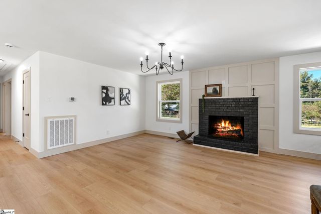 207 Oakmont Drive, Boiling Springs, SC 29316