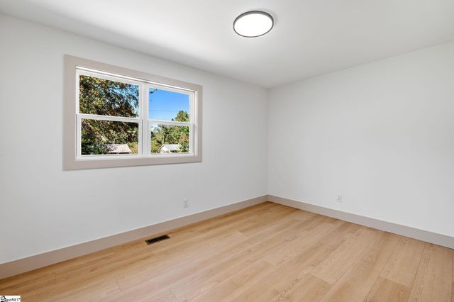 207 Oakmont Drive, Boiling Springs, SC 29316