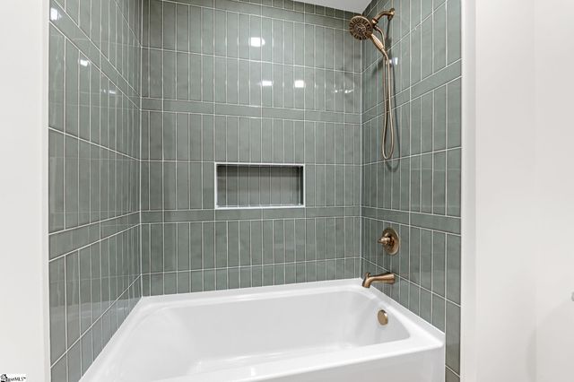 207 Oakmont Drive, Boiling Springs, SC 29316