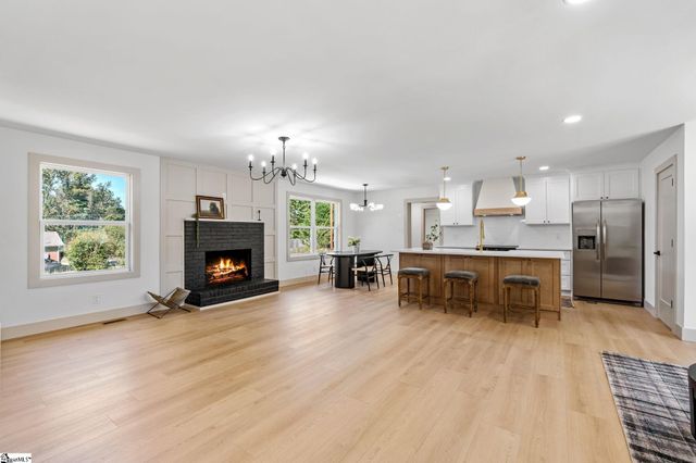 207 Oakmont Drive, Boiling Springs, SC 29316