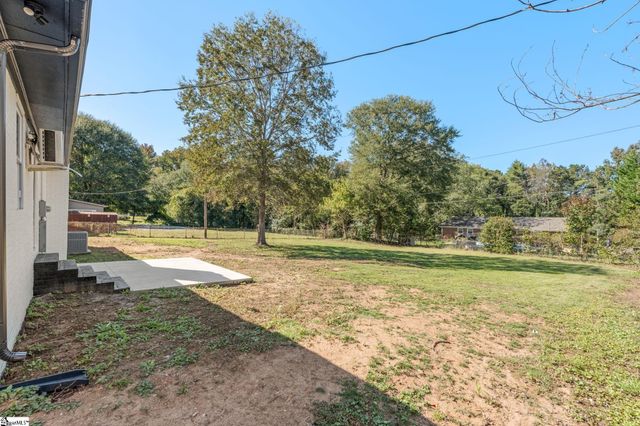 207 Oakmont Drive, Boiling Springs, SC 29316