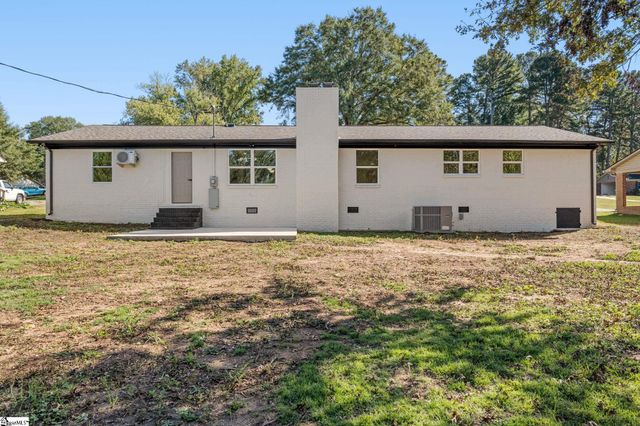 207 Oakmont Drive, Boiling Springs, SC 29316