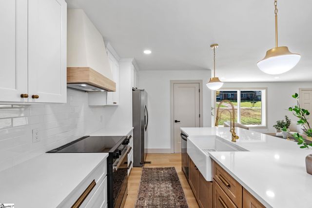 207 Oakmont Drive, Boiling Springs, SC 29316