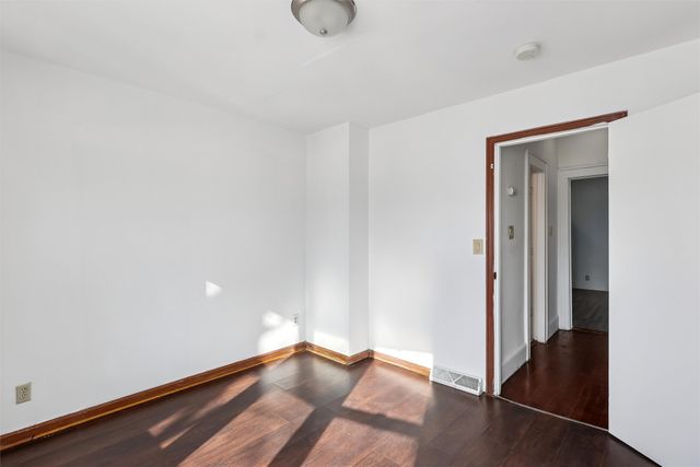 730 Guthrie Avenue, Des Moines, IA 50316