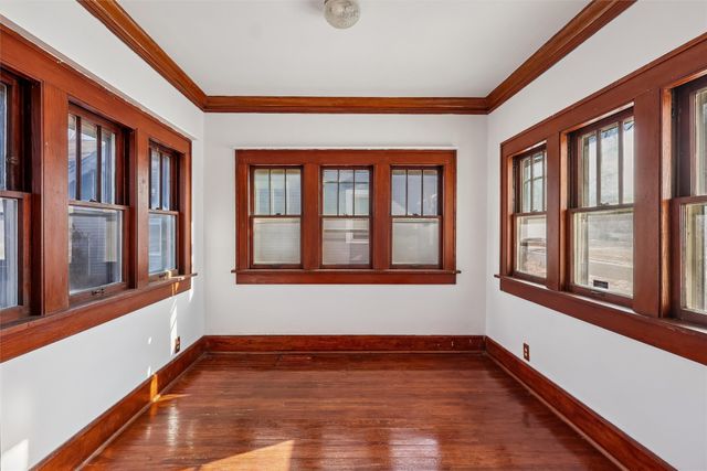 730 Guthrie Avenue, Des Moines, IA 50316