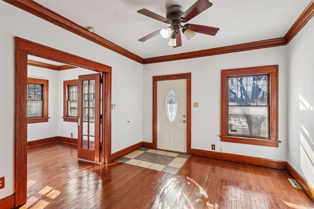 730 Guthrie Avenue, Des Moines, IA 50316