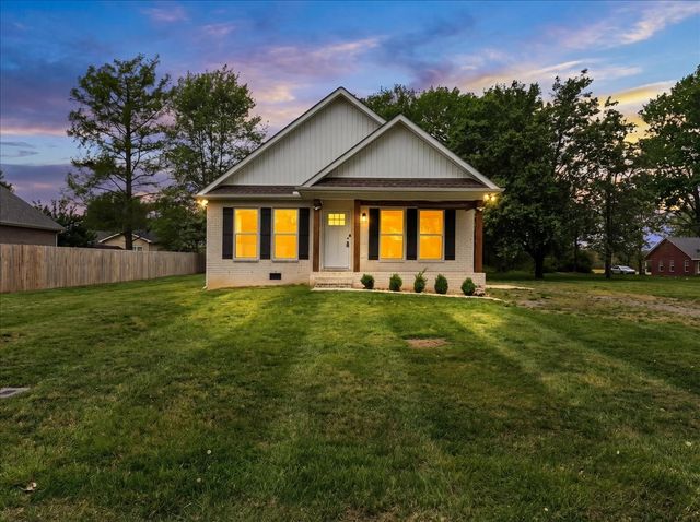 829 Luttrell Ave, Smithville, TN 37166