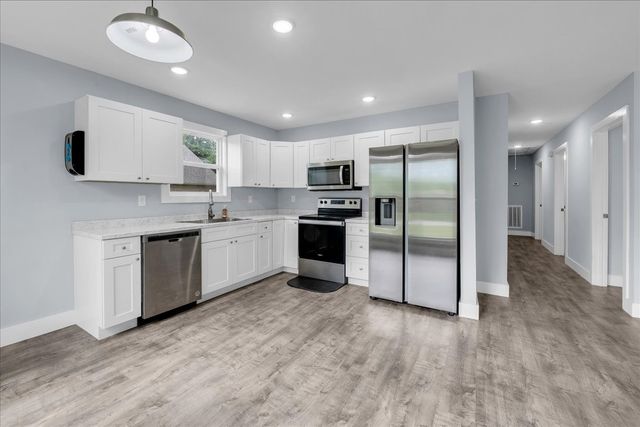 829 Luttrell Ave, Smithville, TN 37166
