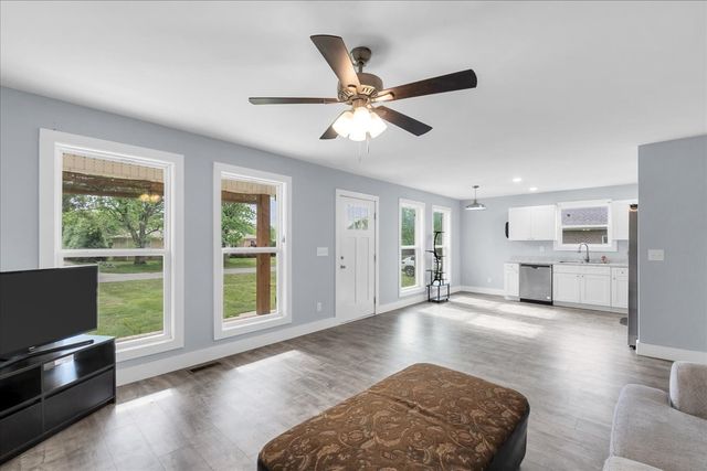 829 Luttrell Ave, Smithville, TN 37166