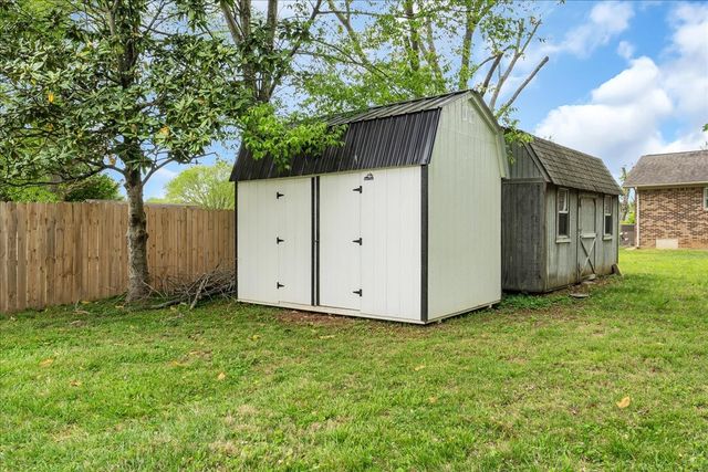 829 Luttrell Ave, Smithville, TN 37166