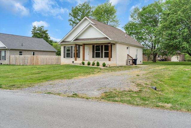 829 Luttrell Ave, Smithville, TN 37166