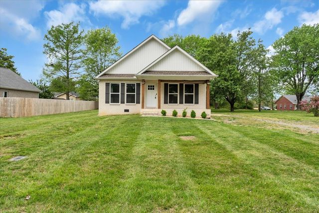 829 Luttrell Ave, Smithville, TN 37166
