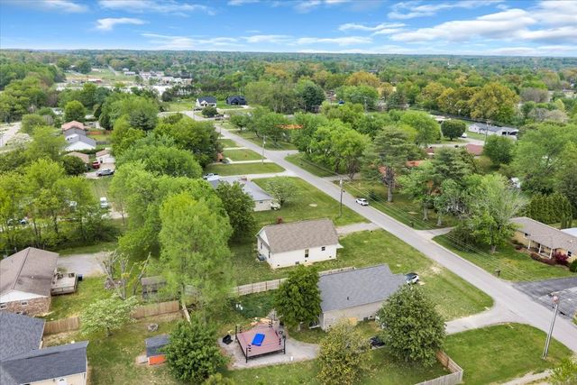 829 Luttrell Ave, Smithville, TN 37166