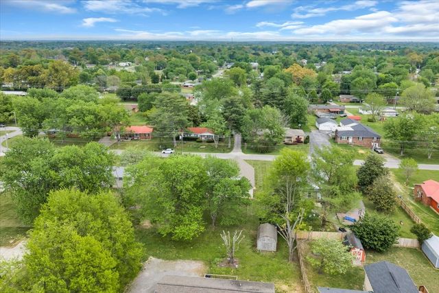 829 Luttrell Ave, Smithville, TN 37166