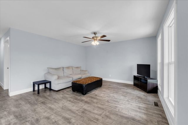 829 Luttrell Ave, Smithville, TN 37166