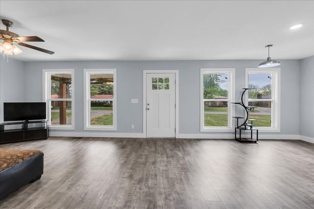 829 Luttrell Ave, Smithville, TN 37166