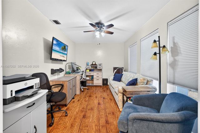 432 NE 18th Ave, Cape Coral, FL 33909