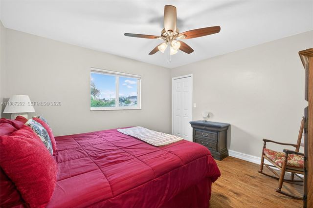 432 NE 18th Ave, Cape Coral, FL 33909