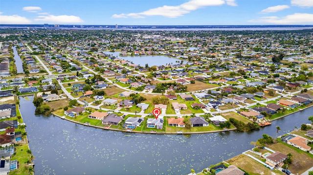 432 NE 18th Ave, Cape Coral, FL 33909
