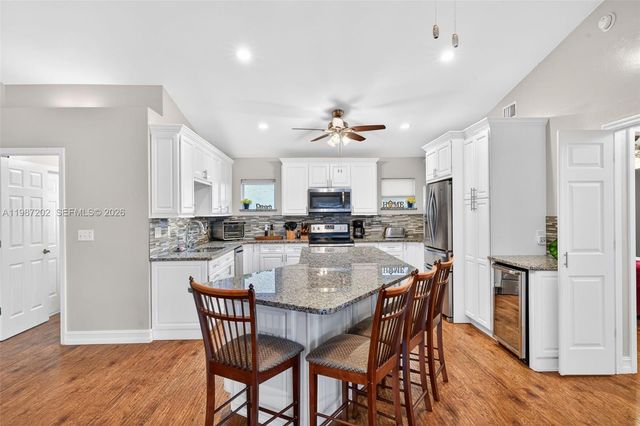 432 NE 18th Ave, Cape Coral, FL 33909