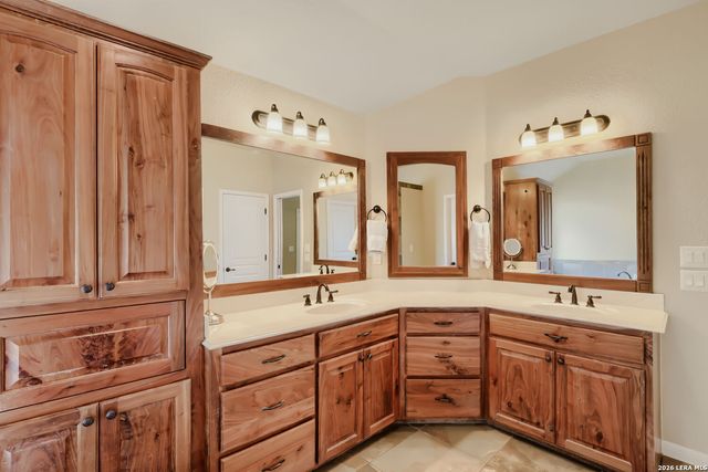 2262 SUN CHASE BLVD, New Braunfels, TX 78130