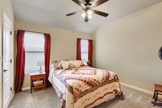2262 SUN CHASE BLVD, New Braunfels, TX 78130