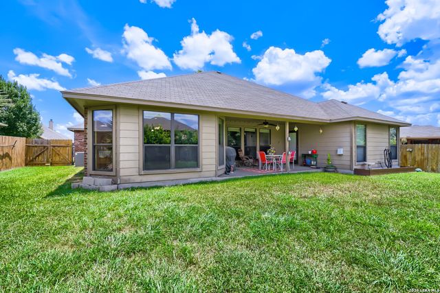 2262 SUN CHASE BLVD, New Braunfels, TX 78130