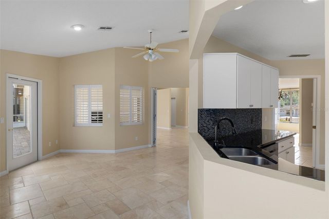 13 S ENCLAVE POINT S, Homosassa, FL 34446