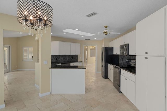 13 S ENCLAVE POINT S, Homosassa, FL 34446