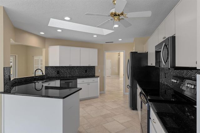 13 S ENCLAVE POINT S, Homosassa, FL 34446