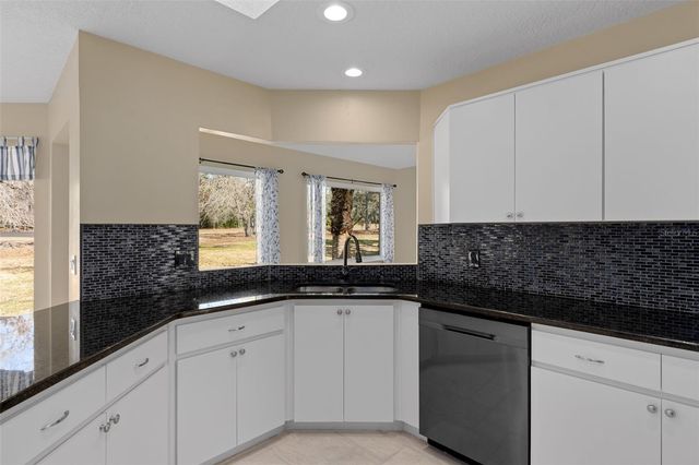 13 S ENCLAVE POINT S, Homosassa, FL 34446