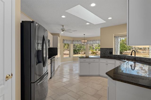 13 S ENCLAVE POINT S, Homosassa, FL 34446