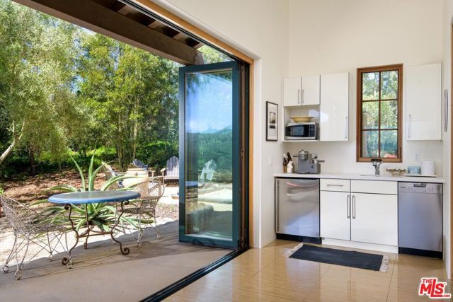 7200 Casitas Pass Road, Carpinteria, CA 93013
