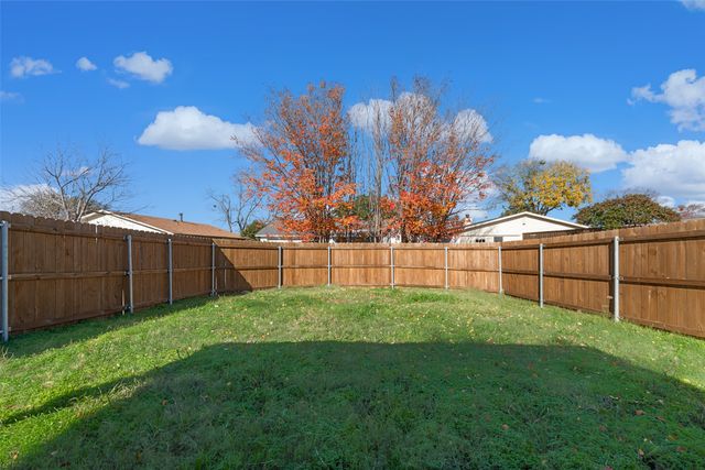 8817 Vernon Drive, Rowlett, TX 75088