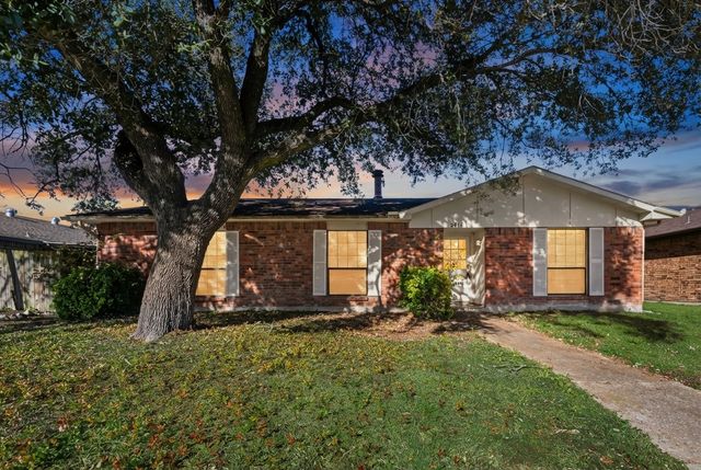 8817 Vernon Drive, Rowlett, TX 75088