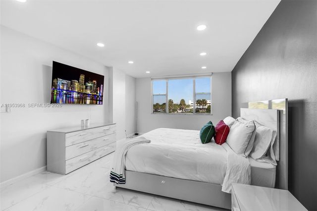 3800 Hillcrest Dr 203 203, Hollywood, FL 33021