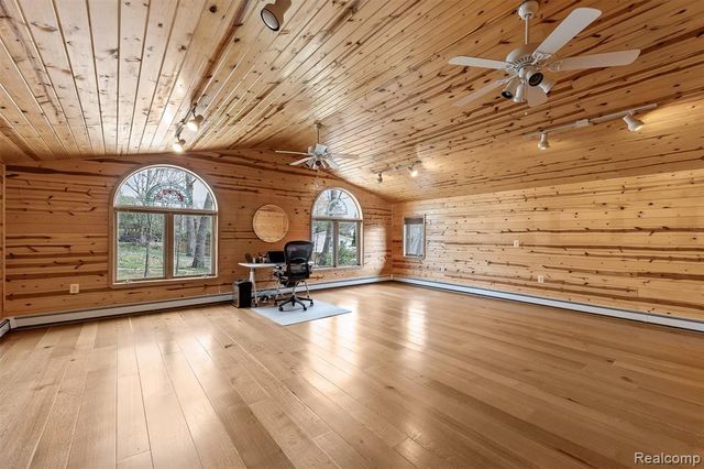 2745 Lari Court, West Bloomfield, MI 48324
