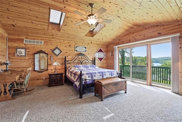 2745 Lari Court, West Bloomfield, MI 48324