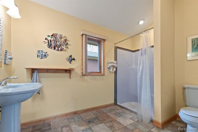 2745 Lari Court, West Bloomfield, MI 48324