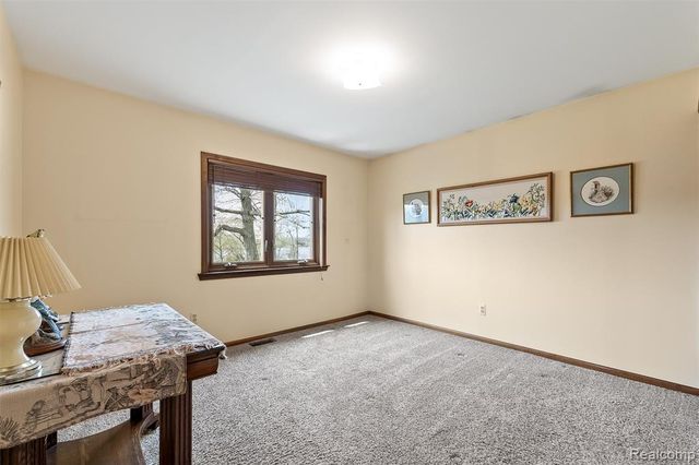 2745 Lari Court, West Bloomfield, MI 48324