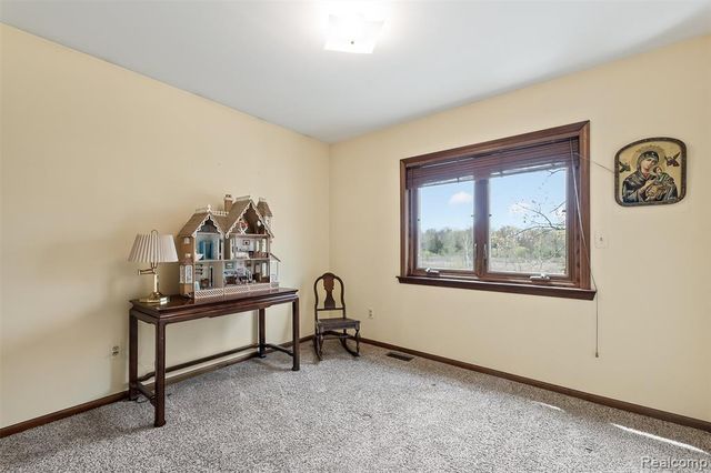 2745 Lari Court, West Bloomfield, MI 48324