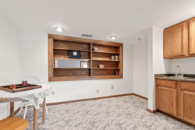 2745 Lari Court, West Bloomfield, MI 48324