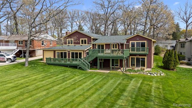 2745 Lari Court, West Bloomfield, MI 48324