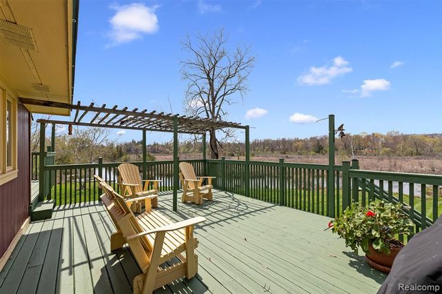 2745 Lari Court, West Bloomfield, MI 48324