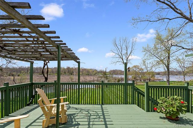 2745 Lari Court, West Bloomfield, MI 48324