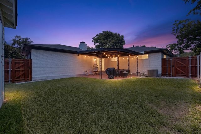 5822 Enchanted Lane, Dallas, TX 75227