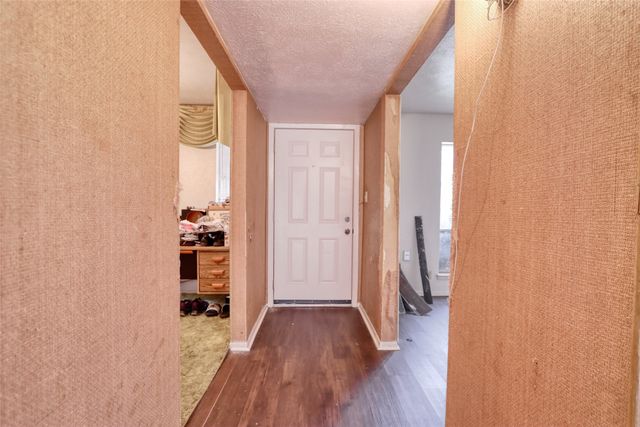 327 Penguin Drive, Dallas, TX 75241