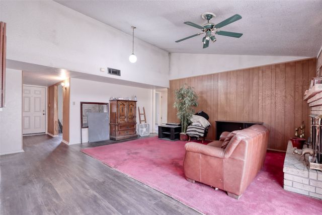 327 Penguin Drive, Dallas, TX 75241